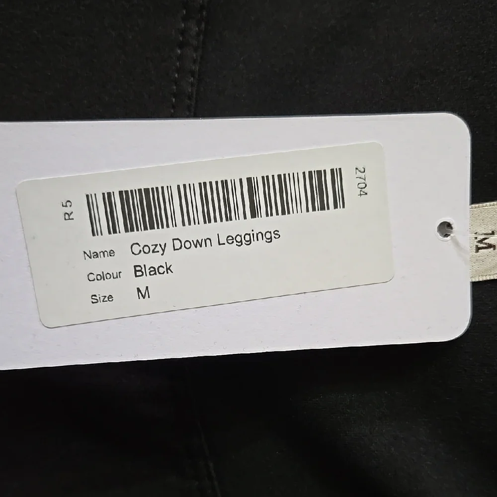 High-Waisted Black Leggings - Picture 4 of 5